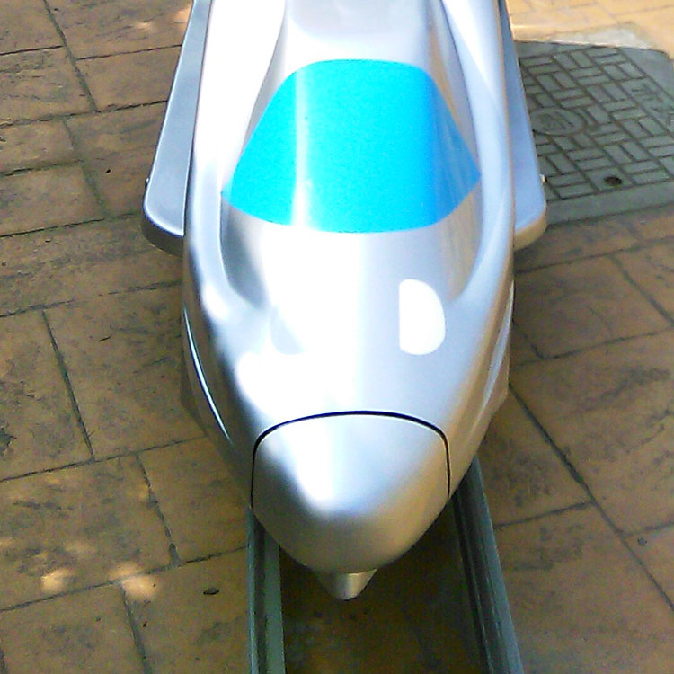 有轨道高铁小火车